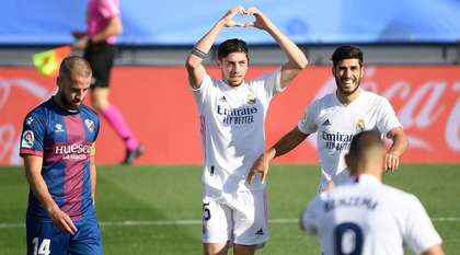 VIDEO | Real Madrid urcă pe primul loc în La Liga, după o victorie fără emoţii cu Huesca