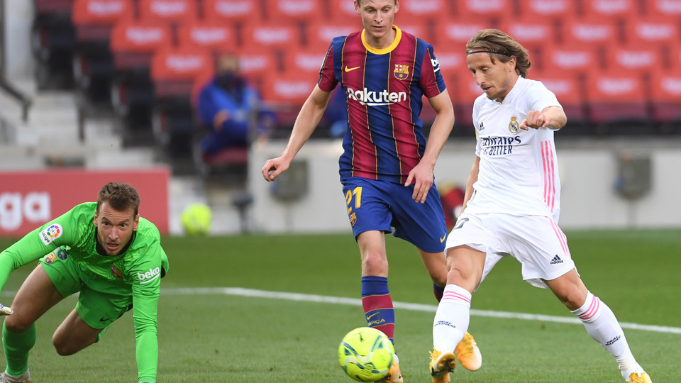 //i0.1616.ro/media/581/3142/38113/20109372/1/modric-el-clasico.jpg