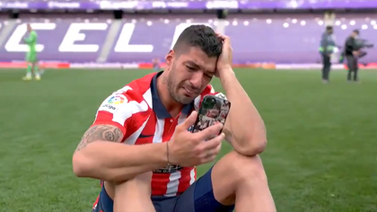 VIDEO | Luis Suarez a plâns ca un copil după ce Atletico a câştigat La Liga: ”Ştiu că Messi se va bucura pentru mine!”