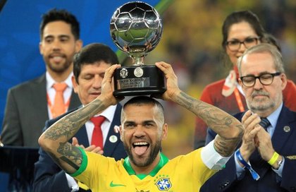 Barcelona pregăteşte prima lovitură din mandatul lui Xavi. Dani Alves, foarte aproape de revenirea pe Camp Nou!