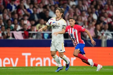VIDEO | Atletico Madrid - Real Madrid 3-1. Trupa lui Simeone s-a impus în derby-ul madrilen şi ”galacticii” au suferit prima înfrângere din acest sezon 