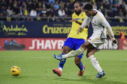 VIDEO | Cadiz - Real Madrid 0-3. ”Galacticii” îşi securizează primul loc în La Liga