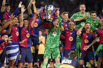 VIDEO | Barcelona a ridicat trofeul de campioană, dar a pierdut cu Villarreal! Real Madrid s-a impus în faţa Sevillei. Ce a făcut trupa lui Raţiu