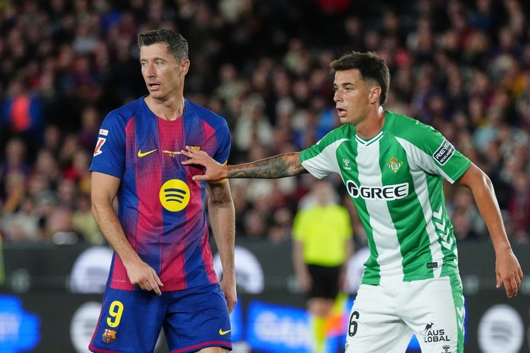 VIDEO | Barcelona - Betis Sevilla 3-1. A fost ultima reprezentaţie pentru Robert Lewandowski pe ”Camp Nou”
