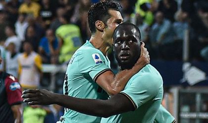 VIDEO | MARTINEZ ŞI LUKAKU O DUC PE INTER PE PRIMUL LOC. CUM S-A SCRIS SOARTA MECIULUI DE LA CAGLIARI