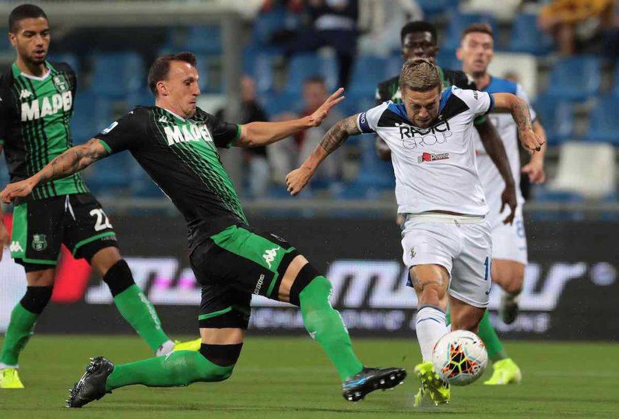 VIDEO | MECIUL PE CARE CHIRICHEŞ VA DORI SĂ-L UITE CÂT MAI CURÂND. SASSUOLO A FOST SPULBERATĂ DE ATALANTA, IAR ROMÂNUL A FĂCUT FIGURAŢIE PE TEREN