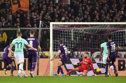 VIDEO | INTER RATEAZĂ VICTORIA LA FLORENŢA ÎN PRELUNGIRI, DAR O DEPĂŞEŞTE PE JUVENTUS LA GOLAVERAJ