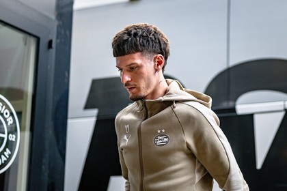 VIDEO | Dennis Man a ieşit la rampă la 2 minute de la intrarea pe teren! Internaţionalul român a pasat decisiv la golul 2 marcat de PSV