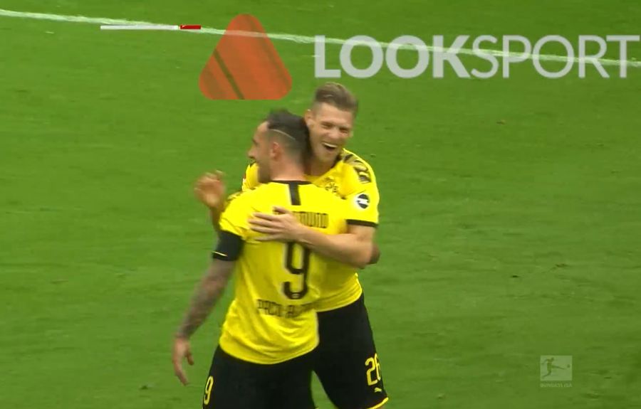 VIDEO | NEBUNIE ÎN BUNDESLIGA. AUGSBURG LOVEŞTE ÎN PRIMUL MINUT, DAR DORTMUND SE DEZLĂNŢUIE ŞI ÎŞI PULVERIZEAZĂ ADVERSARII