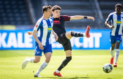 "Maratonistul" Bundesligii a corectat a doua oară recordul de kilometri alergaţi într-un meci. Bornele istorice atinse sâmbătă în direct pe canalele Look