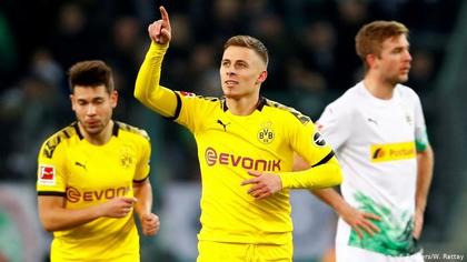 Ghinion teribil pentru un titular de la Dortmund. Abia revenit pe teren, Thorgan Hazard s-a accidentat din nou