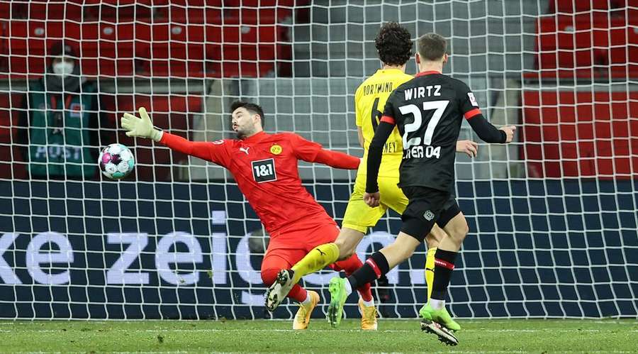 Leverkusen, victorie în derby-ul cu Dortmund. ”Farmaciştii” au spart o serie de patru meciuri fără succes în Bundesliga