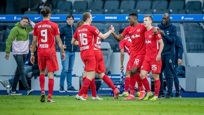 VIDEO | Leipzig, la două puncte de liderul Bayern Munchen, după victoria clară cu Hertha Berlin