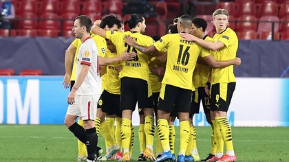 Clubul Borussia Dortmund, amendat, după ce jucătorii au sărbătorit victoria cu Schalke fără măşti şi respectarea distanţării sociale