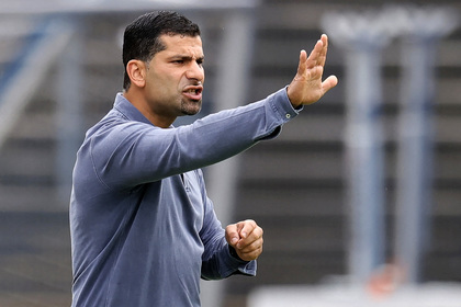 Schalke, la al cincilea antrenor al sezonului. Dimitros Grammozis e alesul conducerii