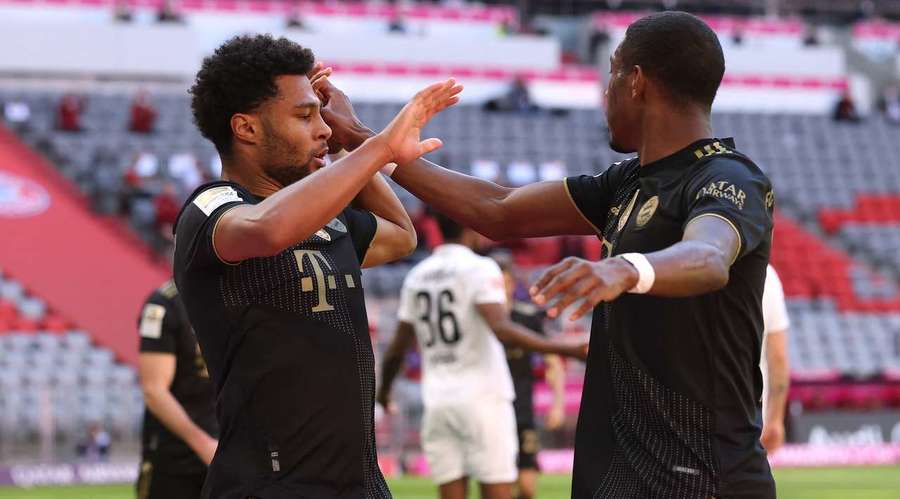 Bayern Munchen - Augsburg 5-2. Campioana Germaniei îşi respectă blazonul şi în ultima etatpă. Lewandowski a depăşit recordul lui Muller