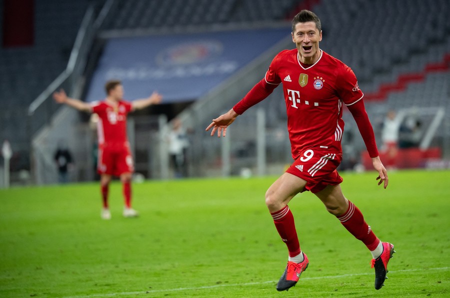 Bayern a spulberat-o pe Bochum, scor 7-0. Lewandowski, un nou record