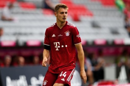 Josip Stanisic, vaccinat cu schemă completă, a fost testat pozitiv cu coronavirus