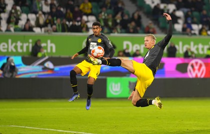 VIDEO | Borussia Dortmund, lider în Bundesliga după 3-1 pe terenul lui Wolfsburg. Haaland, gol acrobatic