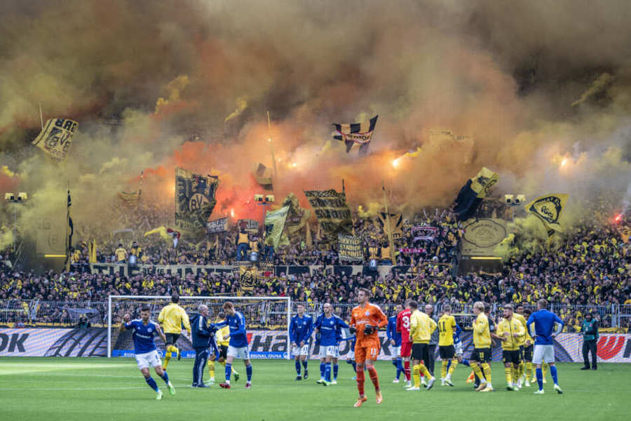 Schalke 04 – Dortmund, sâmbătă, de la 19.30, pe Prima Sport 4 şi PrimaPlay.ro. Revierderby încinge Germania