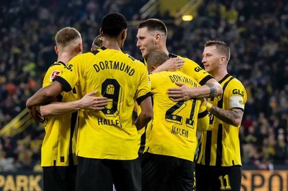 VIDEO | Borussia Dortmund - Frankfurt 4-0. ”Galben-negrii” au oferit un spectacol de zile mari şi au devenit lideri în Bundesliga