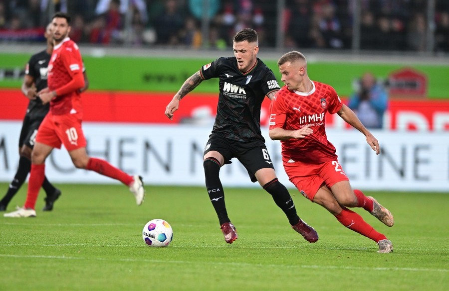 Augsburg a trecut de Heidenheim, deşi a fost condusă cu 2-0