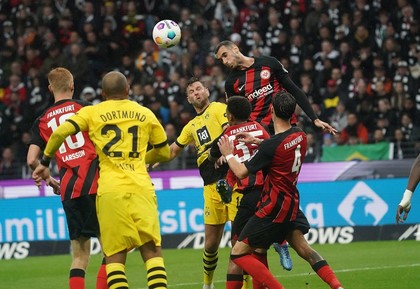 VIDEO | Dortmund a remizat spectaculos cu Frankfurt şi ratează podiumul Bundesligii