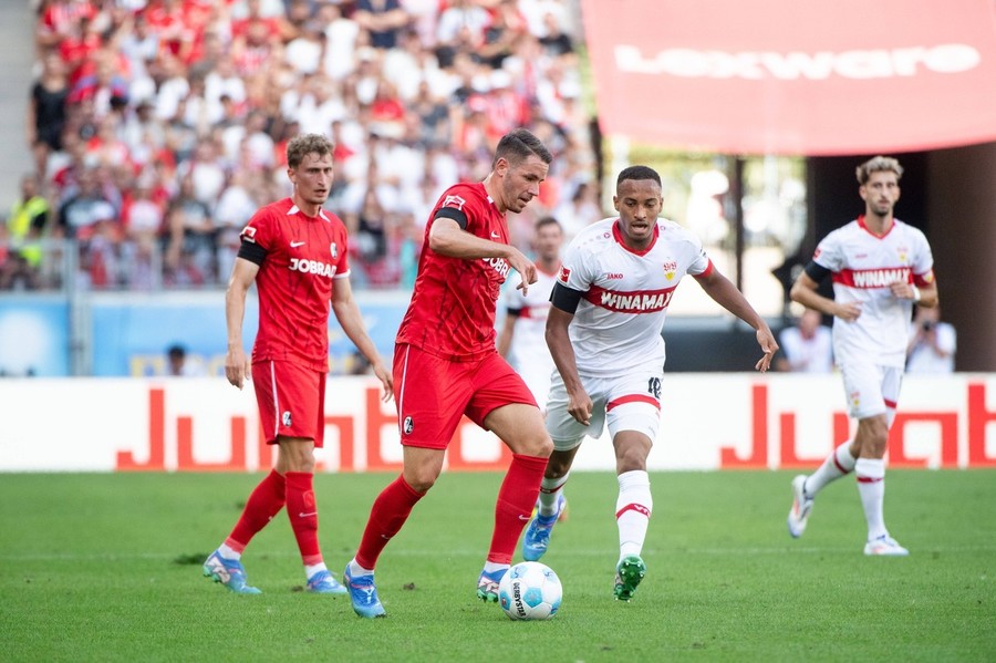 Freiburg bate vicecampioana Bundesligii şi preia conducerea în clasament