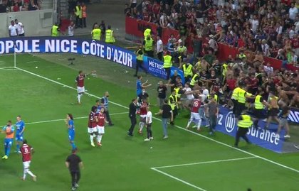 Justiţia franceză a deschis o anchetă după meciul Nice - Olympique Marseille. Primarul din Marsilia, "mândru" că jucătorii lui OM nu au reluat partida
