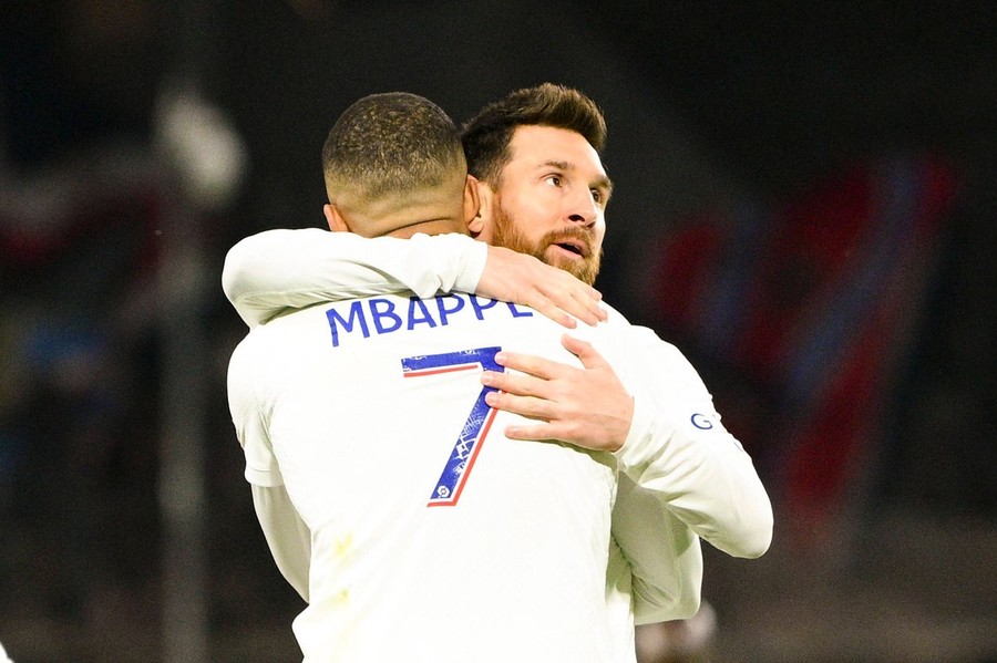 VIDEO ǀ Emoţii pe final de meci pentru PSG, în victoria din deplasare cu Angers! Dublă pentru Mbappe, pasă de geniu pentru Messi