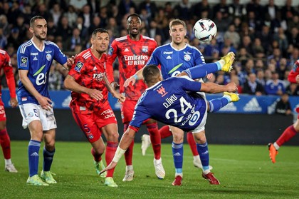 Olympique Lyon a învins Strasbourg, scor 2-1, după ce a fost condusă cu 1-0