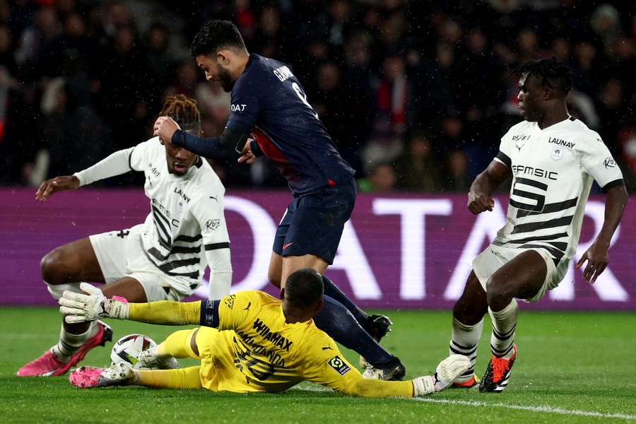 VIDEO | PSG - Rennes 1-1. Parizienii salvează remiza din penalty în prelungiri!