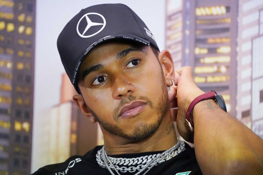 Lewis Hamilton a devenit cavaler
