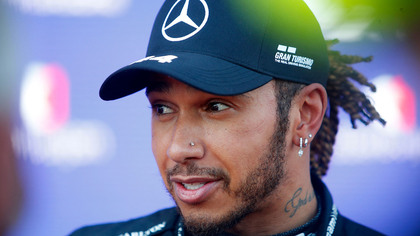 Hamilton a explicat cum a "reuşit" pentru prima dată în trei ani să termine fără niciun punct un Grand Prix. ”Am atins butonul magic din greşeală”