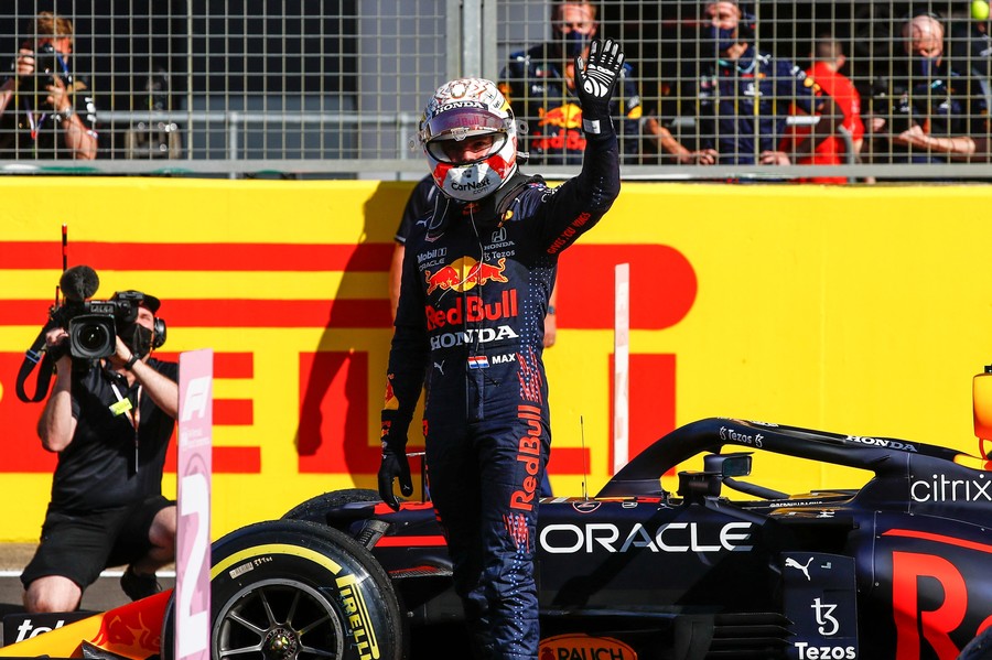 Max Verstappen a ieşit din spital după accidentul suferit duminică la Silverstone! Mesajul liderului clasamentului F1: "Un comportament lipsit de respect"