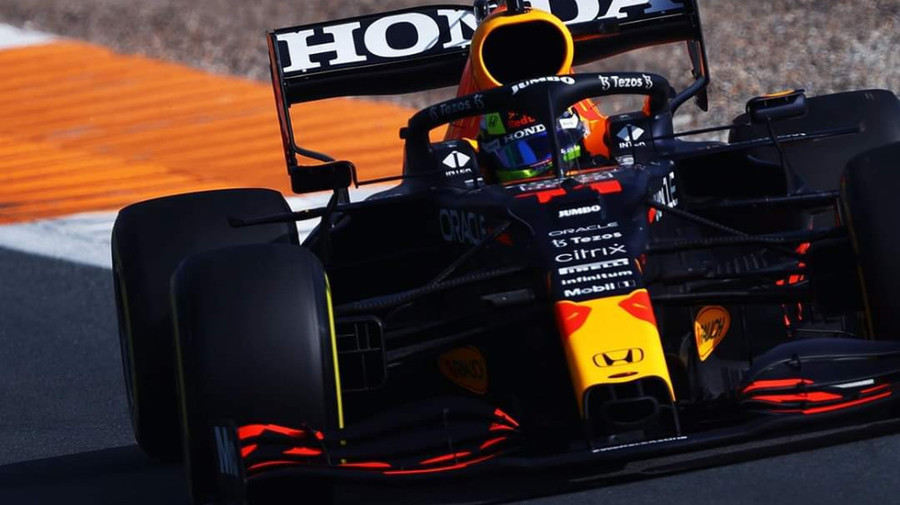 Max Verstappen face recital în Marele Premiu al Olandei şi redevine lider la general