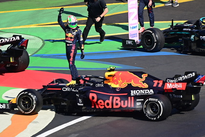 Max Verstappen, victorie în MP al Mexicului. Cursa s-a decis după un start fulminant şi o dublă depăşire în primul viraj