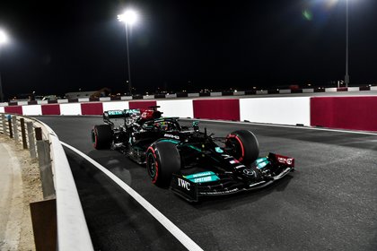 Lewis Hamilton, pole în nocturna de la Losail. Rivalul Verstappen l-a secondat din nou. Cursa este în direct pe Look Sport / Look 4K