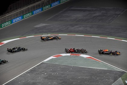 Sezonul 2023 al Formulei 1 este gata să tureze motoarele, în direct pe Prima Sport. Pot Mercedes şi Ferrari să stopeze tandemul Verstappen-Red Bull?