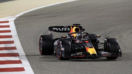 VIDEO ǀ Max Verstappen începe perfect şi 2023. Campionul mondial, pole în Bahrain. Red Bull a reuşit ”dubla”