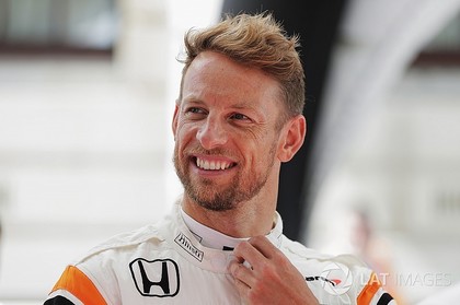 Fostul campion de F1 Jenson Button va participa la trei curse NASCAR