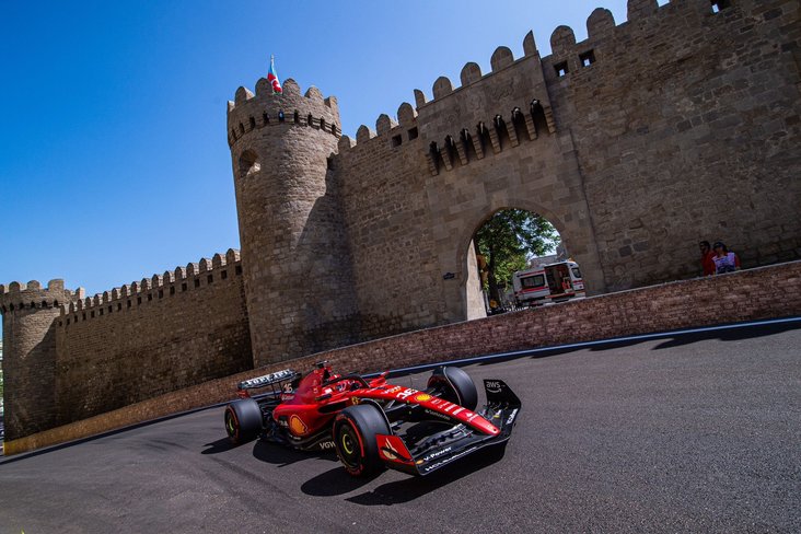 VIDEO ǀ Charles Leclerc a învins tandemul Red Bull şi va pleca din pole în GP-ul Azerbaidjanului