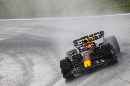 VIDEO | Max Verstappen a câştigat la restart Grand Prix-ul de casă şi a egalat un record în Formula 1