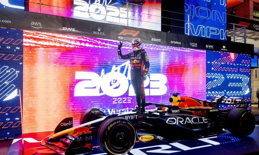 Verstappen accede în clubul select al triplilor campioni din F1: "Un sentiment fantastic"