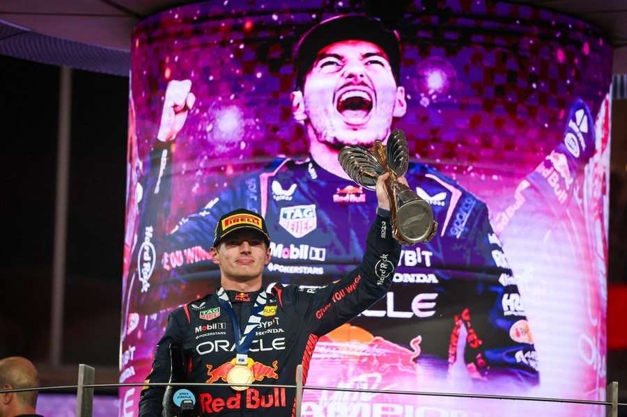 ”Constructorii lucrează deja la maşina pentru următorul sezon”. Reacţia lui Max Verstappen, după al treilea titlu în Formula 1