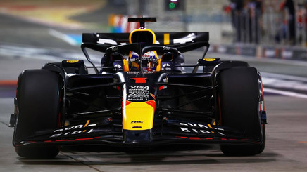 Max Verstappen, în pole position în prima etapă a sezonului de Formula 1. De ce va avea loc cursa sâmbătă