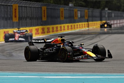 Max Verstappen a câştigat şi cursa sprint de la Miami