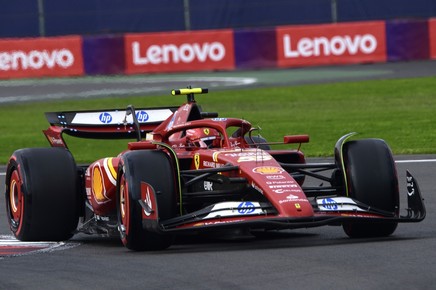 Carlos Sainz va pleca din pole position la Marele Premiu al Mexicului