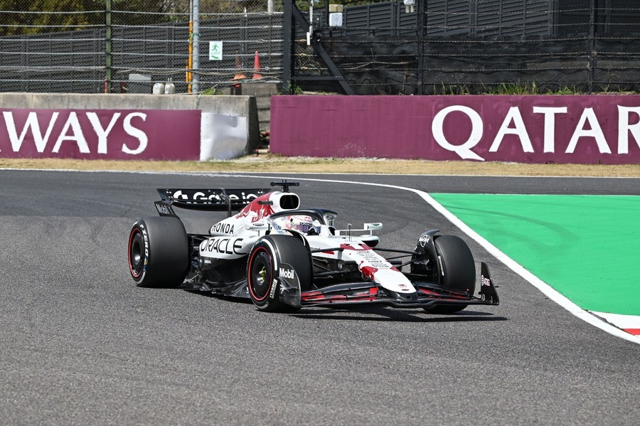 Max Verstappen a concretizat pole-ul şi a câştigat pe circuitul de la Suzuka