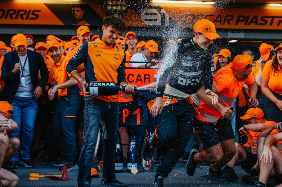 McLaren, campioană la constructori în 2025! George Russell s-a impus în Singapore